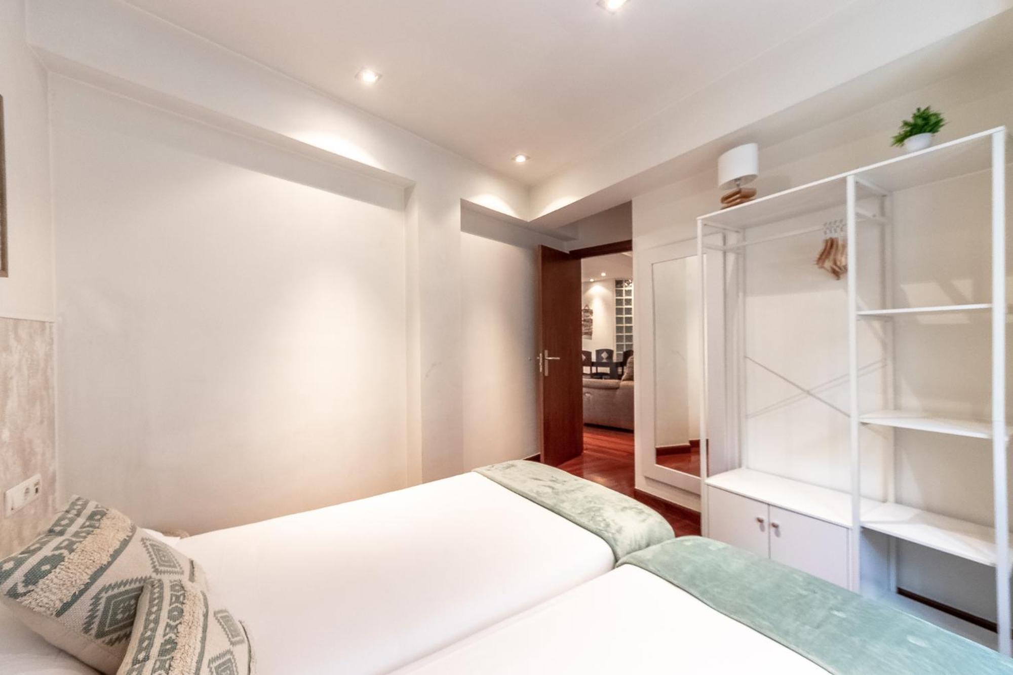 Appartement Amplio Y Acogedor Junto A Plaza Zabalburu à Bilbao Extérieur photo